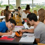 tudiants  la bibliothque