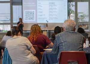 Vivoir rempli des participantes et participants à l'Intercaf 2024.