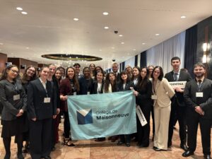 Les 20 étudiantes et étudiants en Sciences humaines et en Double DEC qui ont pris part à la grande Simulation de l'ONU à New York.